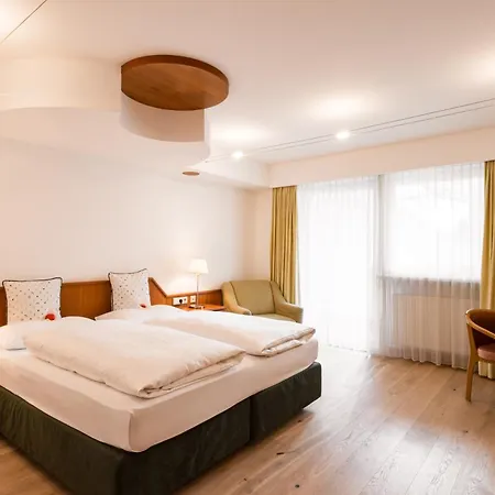 Krone Eat Drink Stay Отель 4*